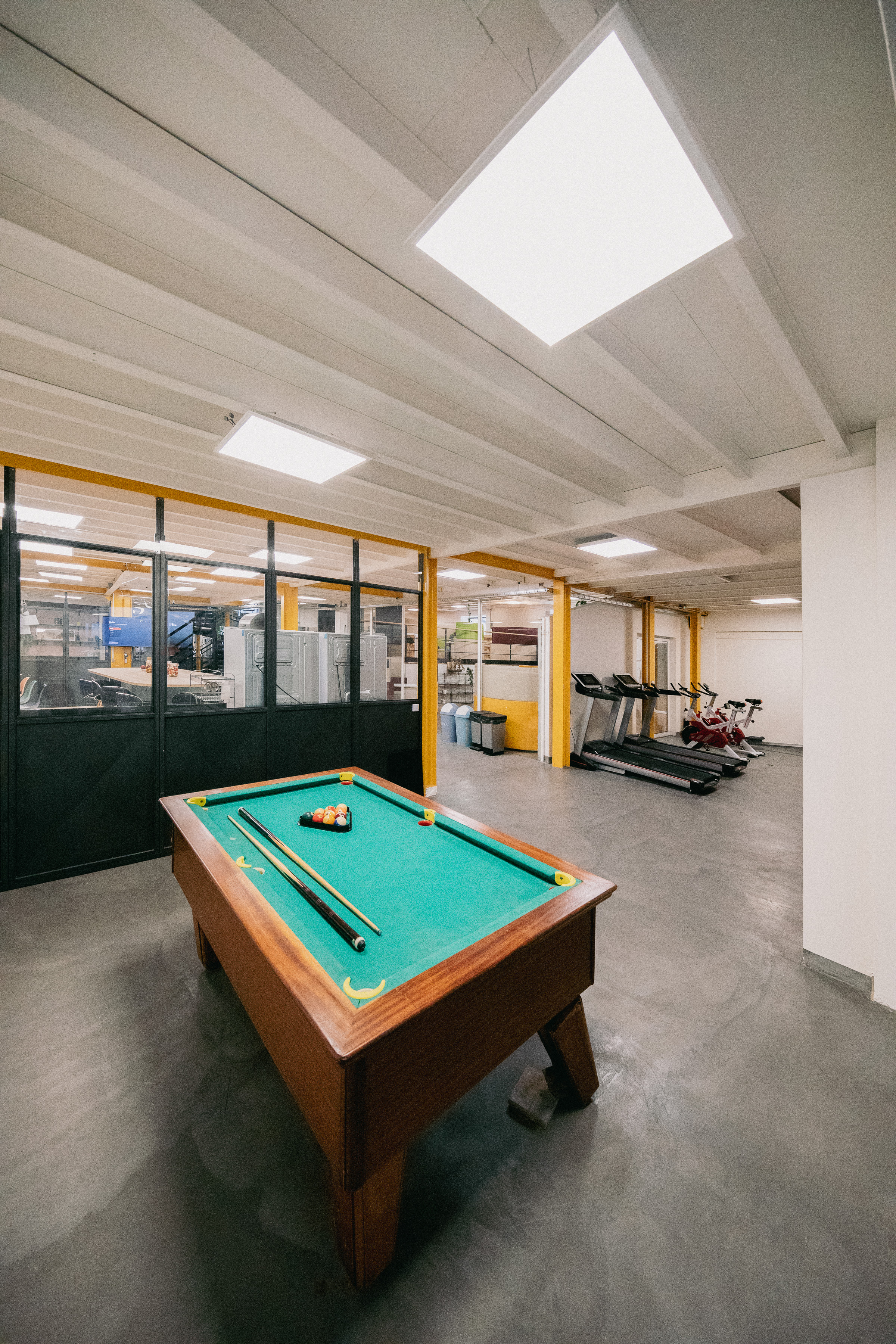 Billard et salle de sport