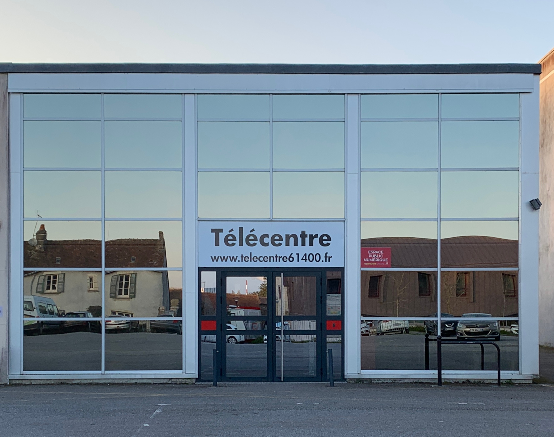 Devanture Télécentre de Mortagne-au-Perche