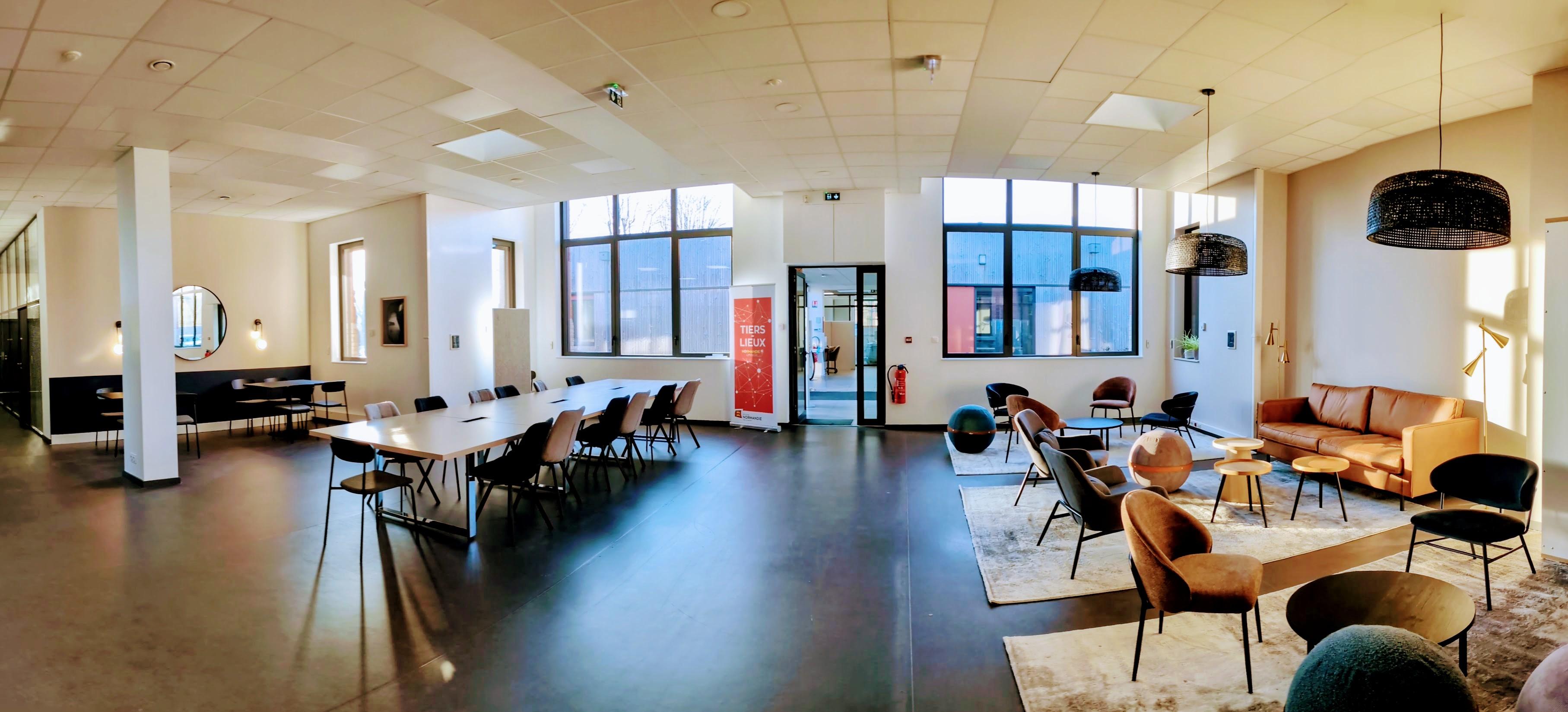 Besoin d'un lieu pour vos réunions, formations ou séminaires Proagora Arques vous accueille dans 10 salles modulables équipées de technos performantes d'un mobilier haut de gamme. Dans l'espace Coworking tout a été imaginé pour conjuguer confort, modularité et convivialité.  