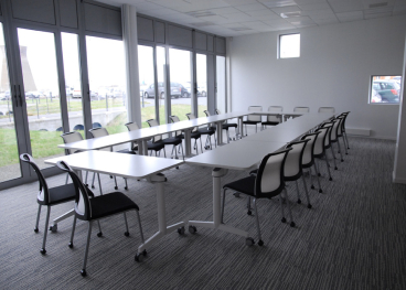 Salle de réunion en U