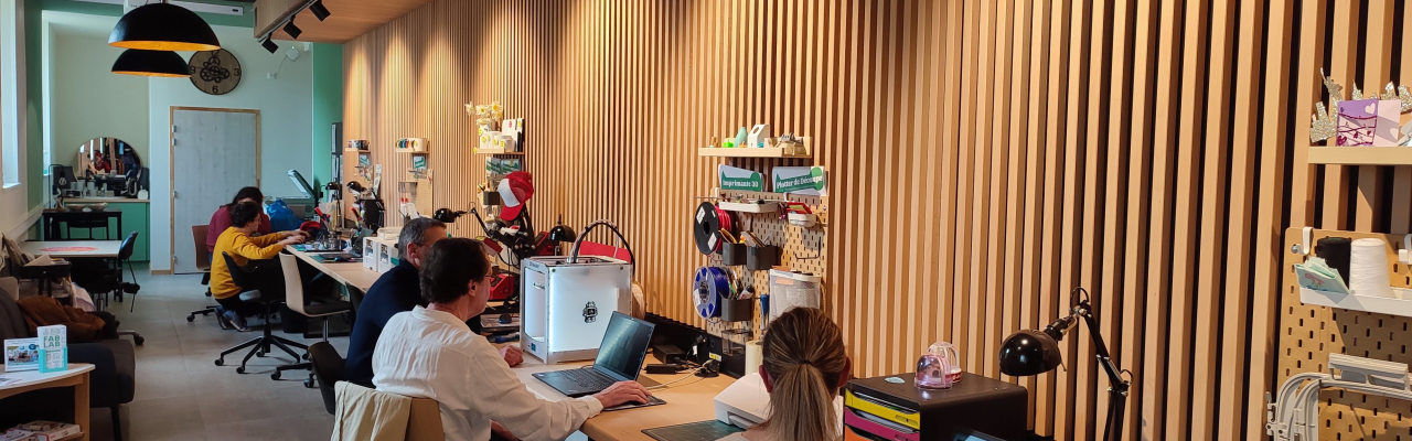 Vue d'une partie du Fablab d'Argentan