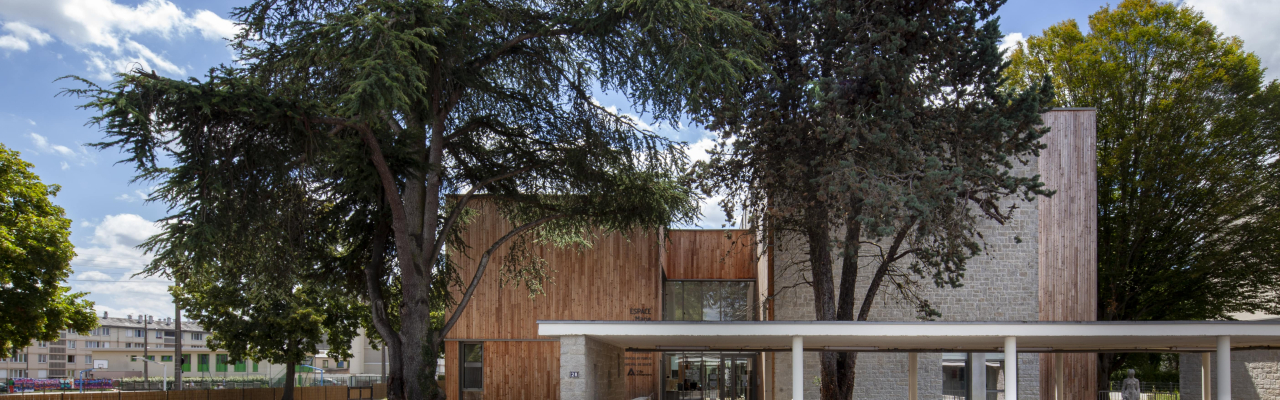 extérieur de la médiathèque de Courteille